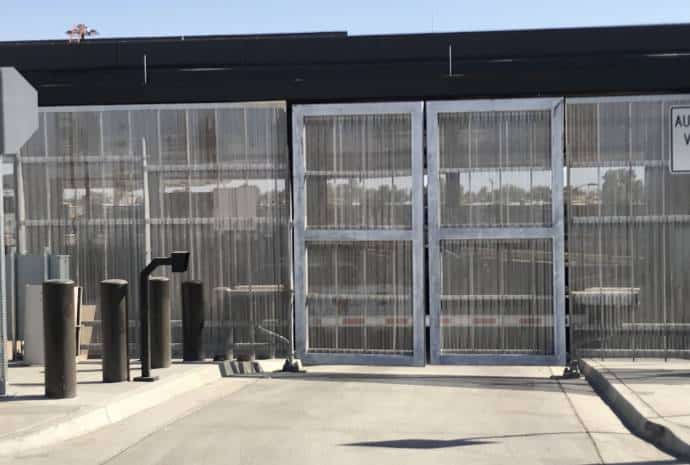 Metal gates with vertical slats